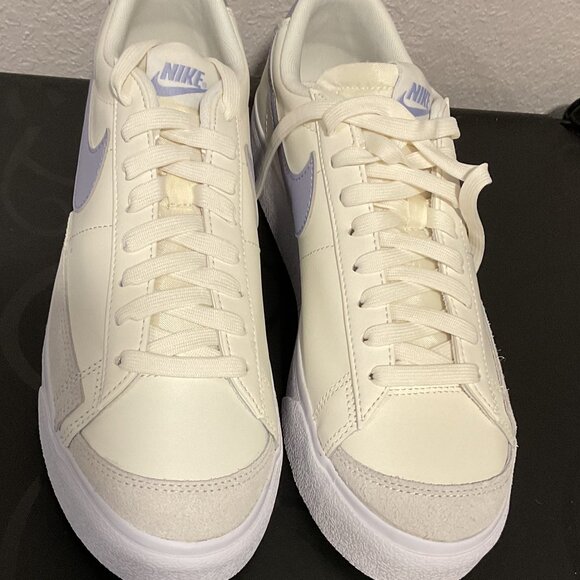 NEW Nike Blazer Platform Low 9.5 - Picture 3 of 6